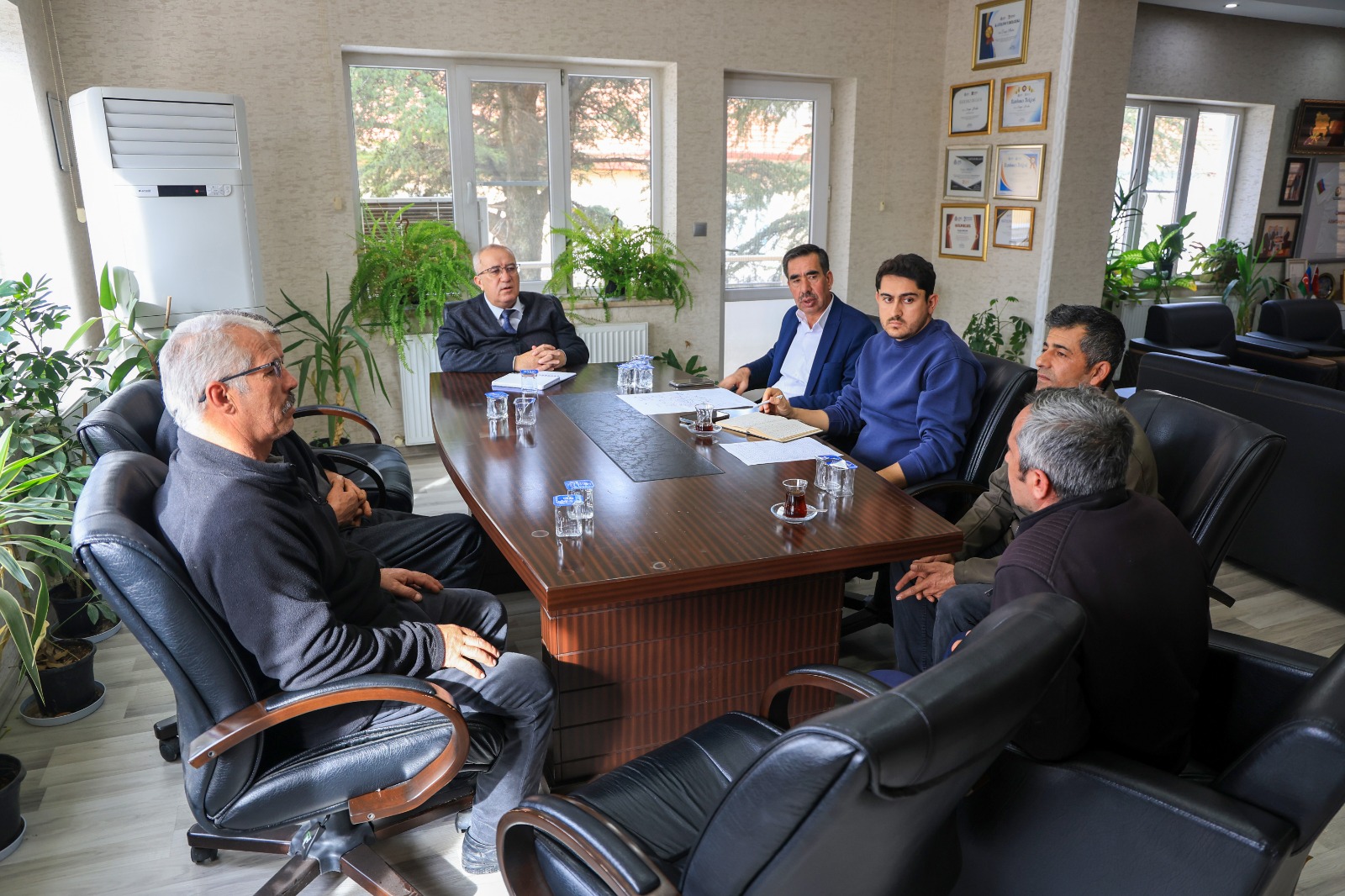 Denizli Cameli Muhtar Baskan Bulustu2