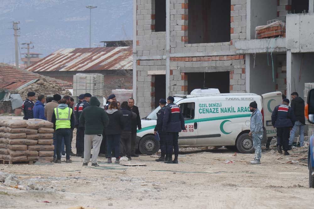 Denizlide 5 Kattan Asansor Bosluguna Dusen Isci Hayatini Kaybetti 1