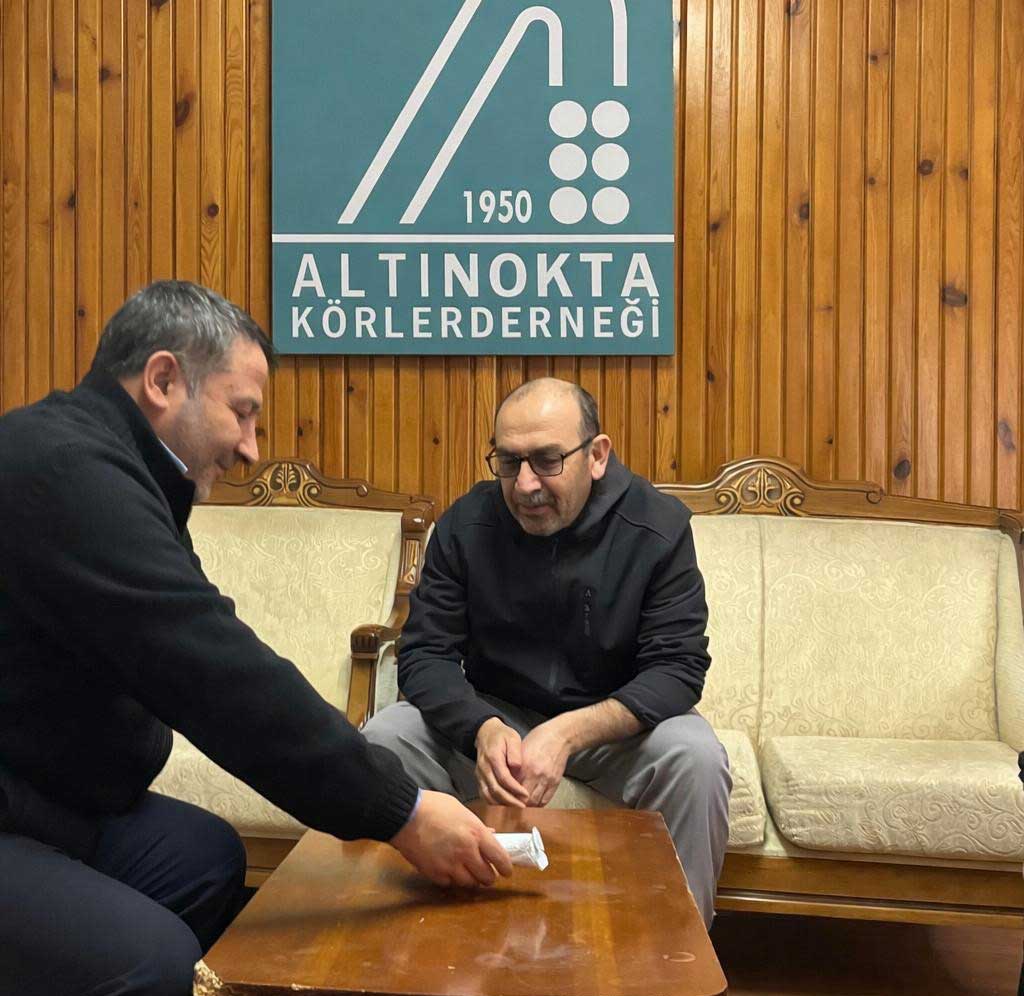 Denizlide Engelliler Beyaz Bastonla Ozgurce Hareket Ediyor3