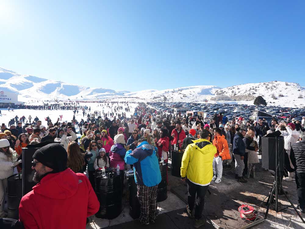 Denizlide Kis Coskusu Kayak Merkezi Ve Teleferik Doldu Tasti 2