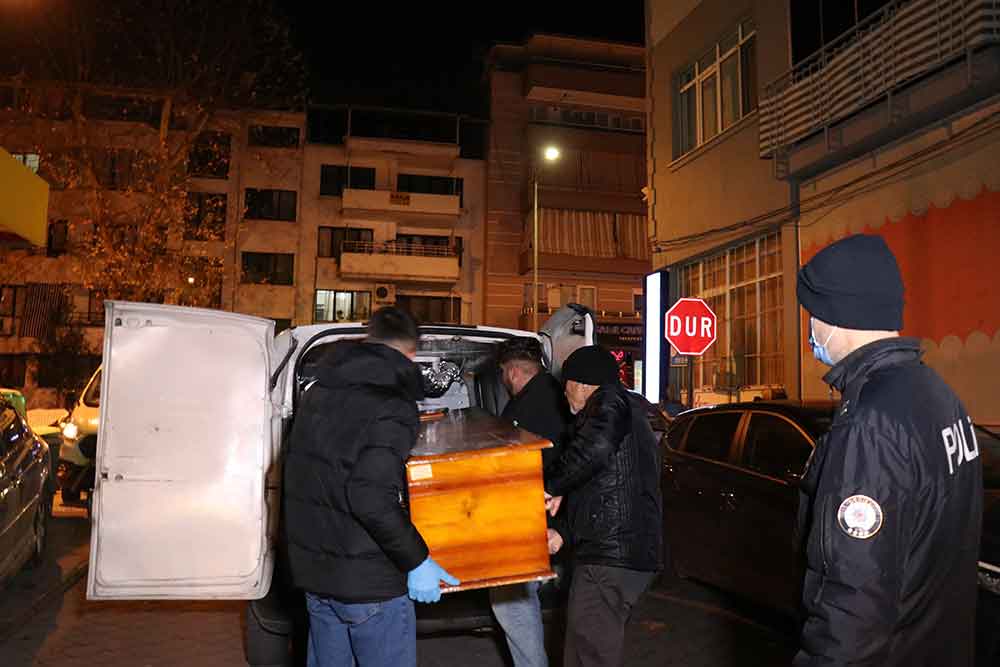 Denizlide Yasli Kadin Alevlerin Arasinda Can Verdi 2