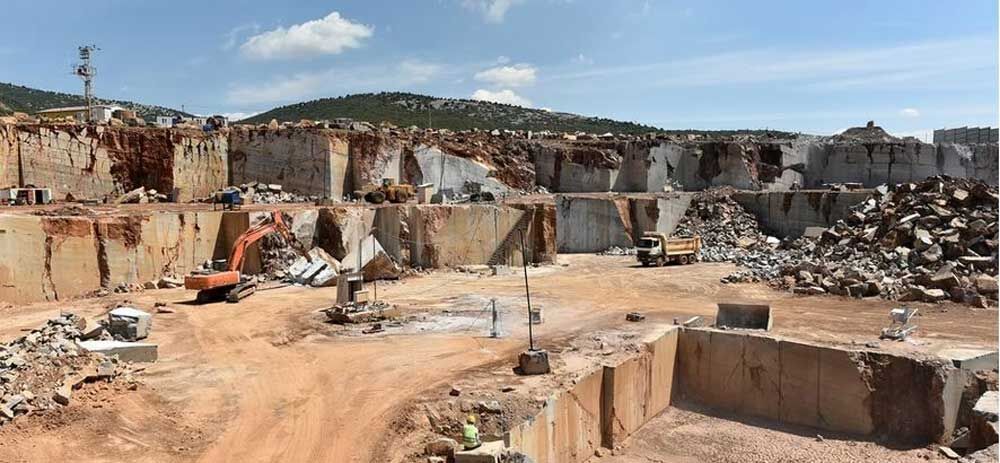 Kale Denizli Kirkoy Mermer Ocagi Alan Artisi Huzurumuz Kalmadi1