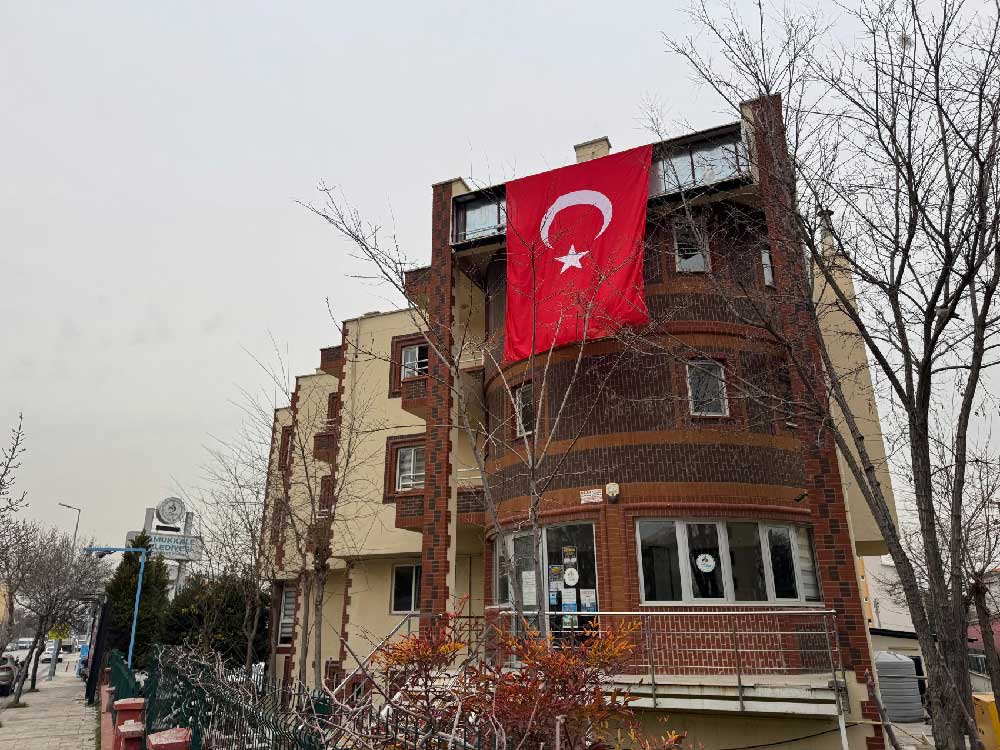 Pamukkale Belediyesinden Bayrak Saldirisina Dev Tepki 3