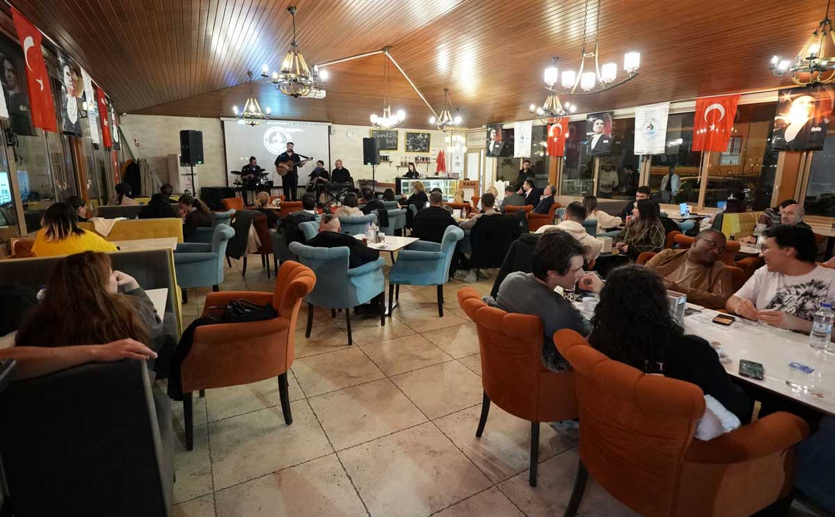 Pamukkalede Muzik Molasi Zamani Ilk Gecede Cosku Dolu Baslangic