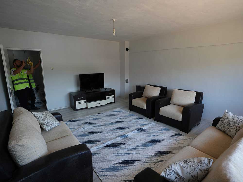 Sevgi Eli Binlerce Aileye Umut Oldu 1