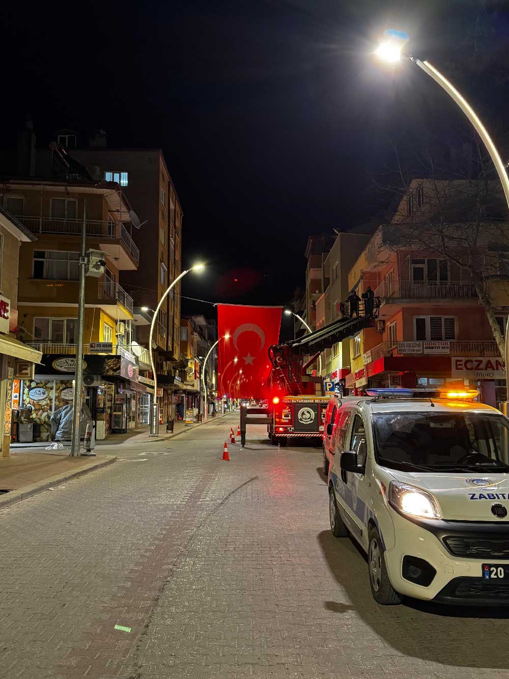 Tavasin Her Noktasi Bayraklarla Donatildi 3