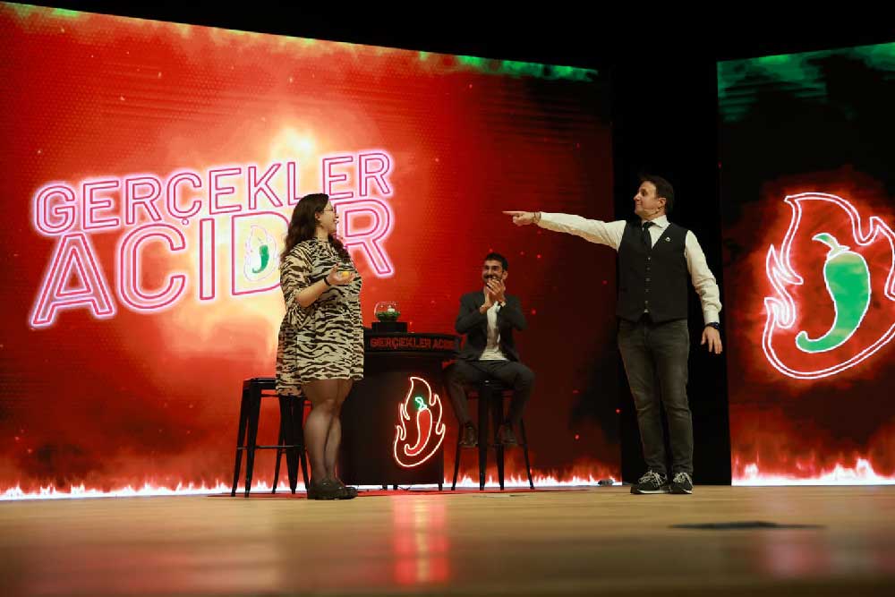 2 Denizli Komedi Sahnesi Kahkaha Tufaniyla Basladi 4