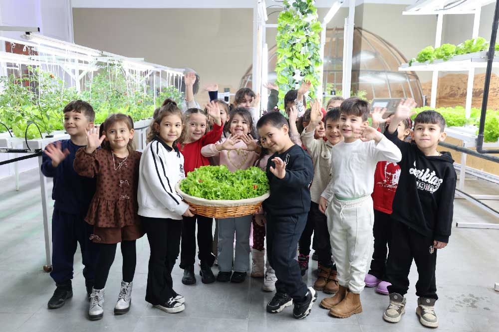 Ataturk Bilim Merkezinden Krese Uzanan Uretim Dongusu