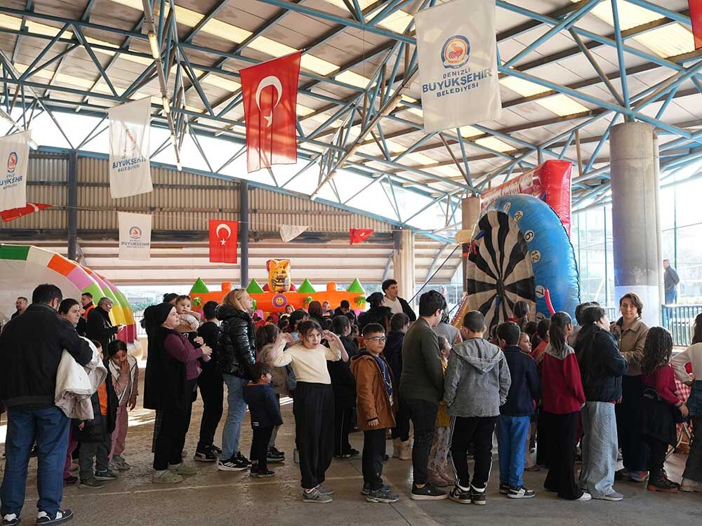 Baskan Cavusoglu Her Gun Farkli Bir Ilcede Vatandaslarla Iftar Aciyor