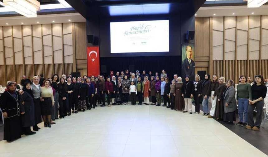 Baskan Dogan Muhtarlar Ve Aileleriyle Iftarda Bir Araya Geldi