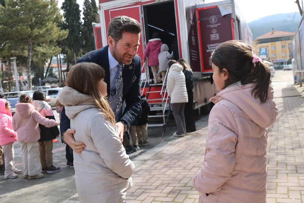 Baskan Tatik Canakkale Savaslari Mobil Muzesinde Vatandaslarla Bir Araya Geldi 4