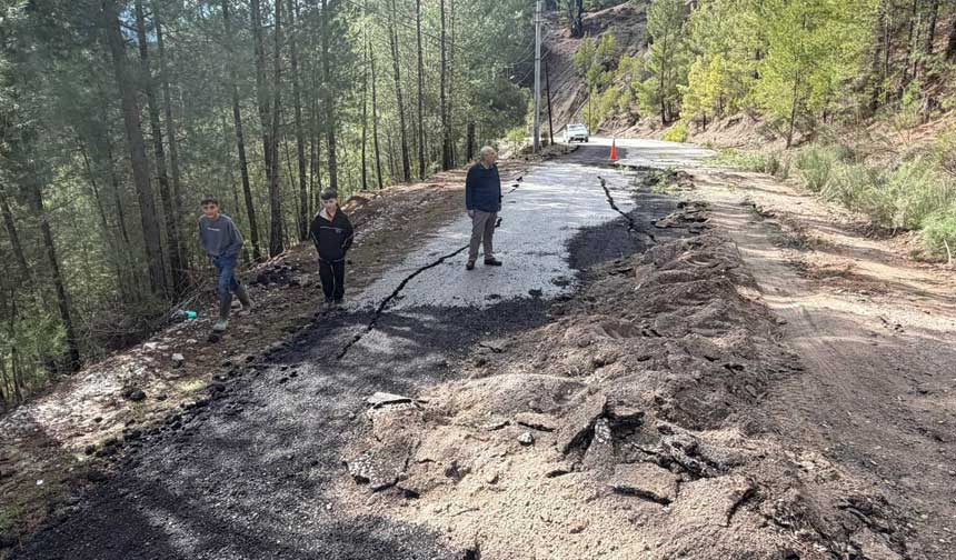 Belediye Ekipleri Sel Ve Heyelan Bolgesinde Seferber Oldu