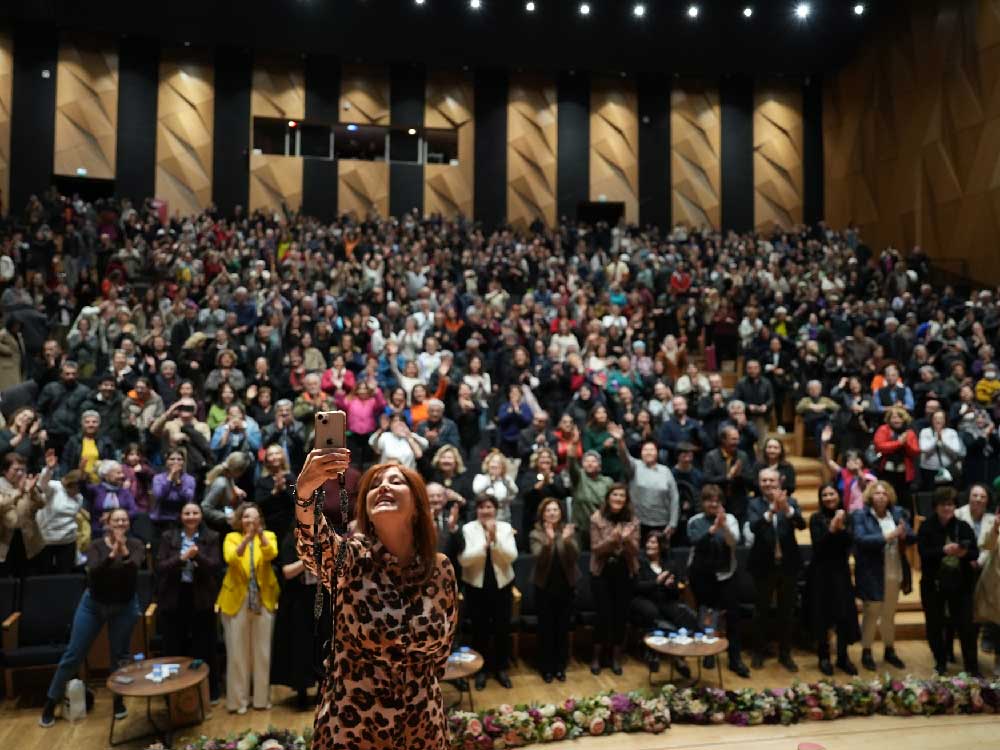 Berna Lacin Performansiyla Denizliyi Buyuledi 1