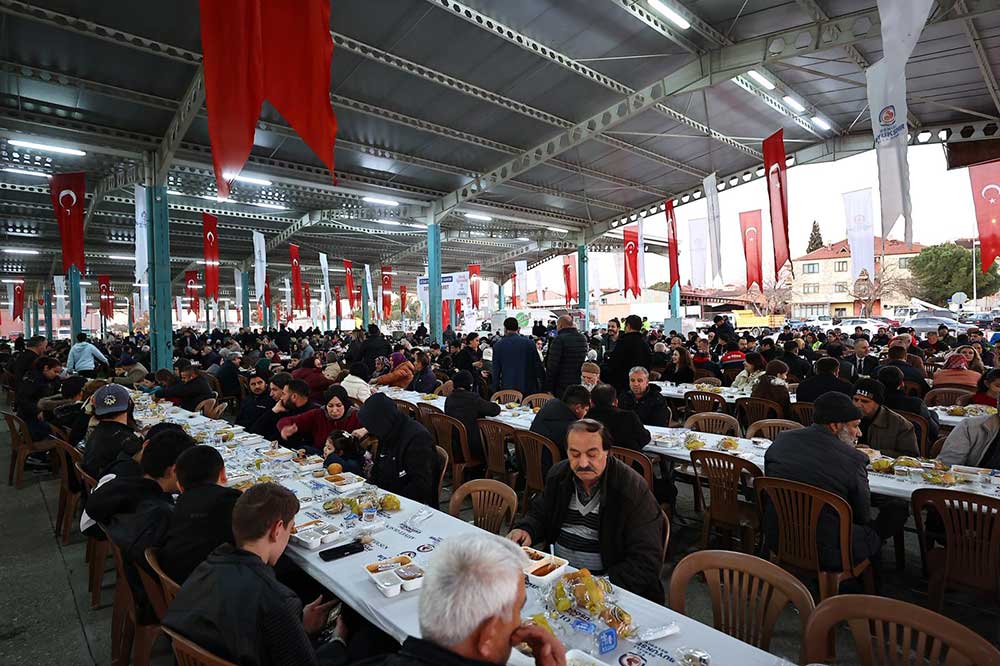 Buyuksehirin Ramazan Sofralari Kuruldu