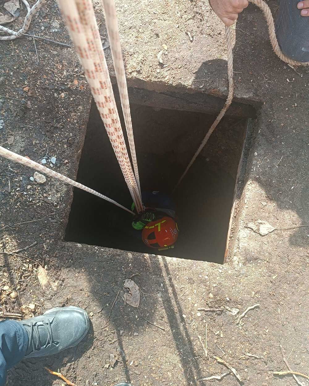 Denizlide Su Kuyusuna Dusen Kadini Itfaiye Ekipleri Kurtardi 3