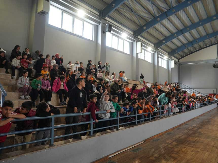 ‘ Sınıflar Arası Futsal Turnuvası’nda Heyecan Sürüyor (6)