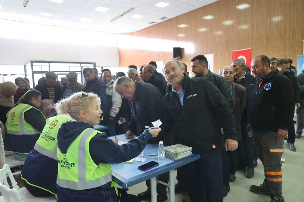 Tavasli Ureticilere 5 Bin 991 Zeytin Fidani Dagitildi 2