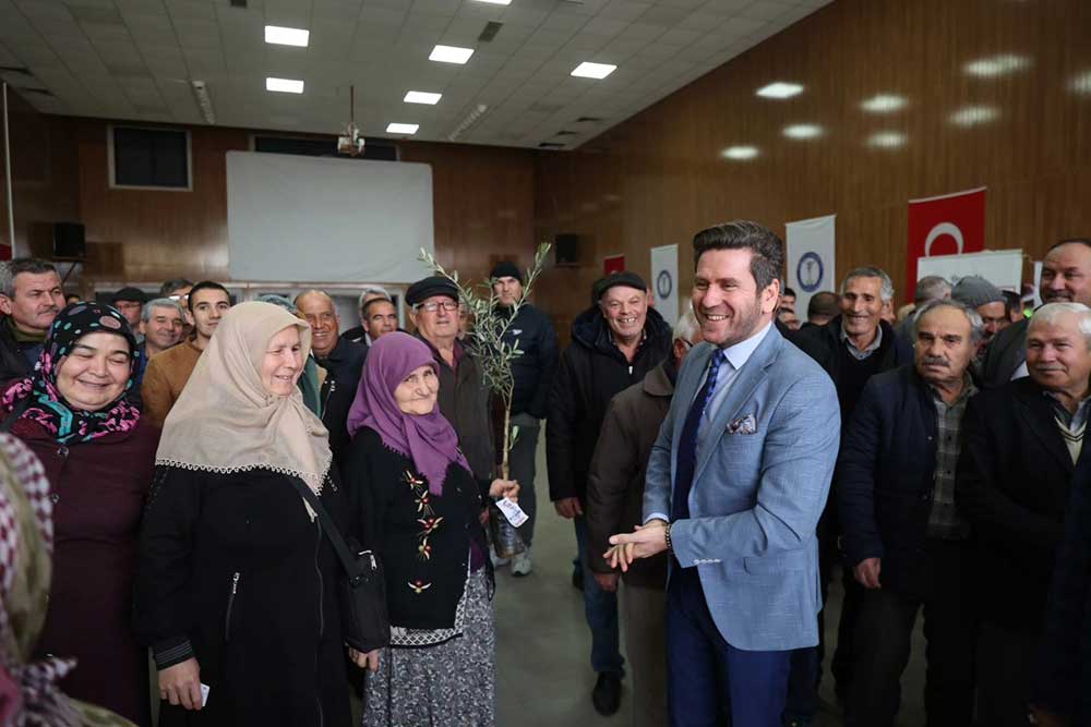 Tavasli Ureticilere 5 Bin 991 Zeytin Fidani Dagitildi 4