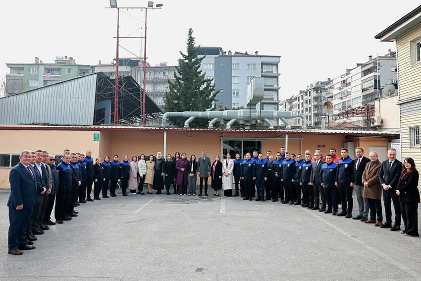 Baskan Cavusoglu Belediye Personeliyle Bayramlasti 2