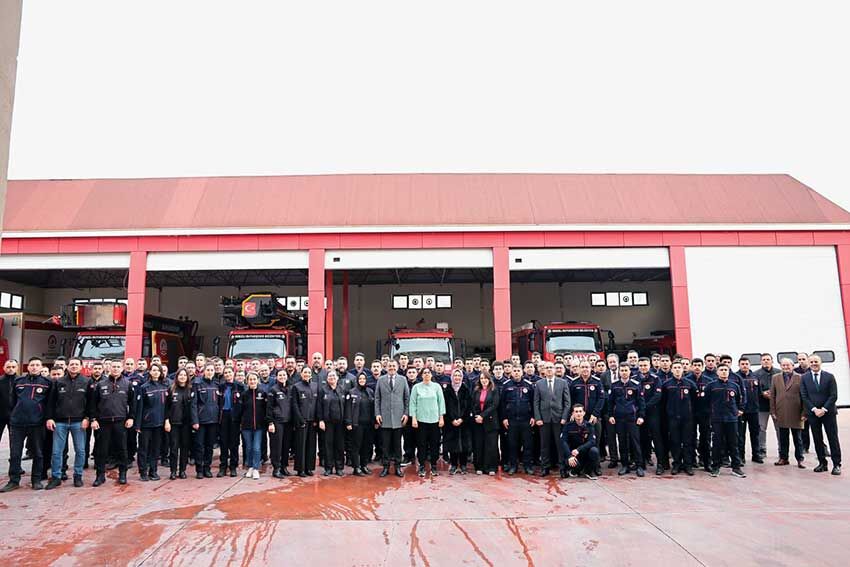 Baskan Cavusoglu Belediye Personeliyle Bayramlasti 4