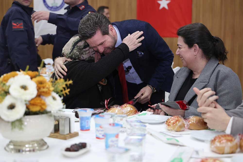 Baskan Tatik Sehit Aileleri Ve Gazilerle Iftar Yemeginde Bir Araya Geldi