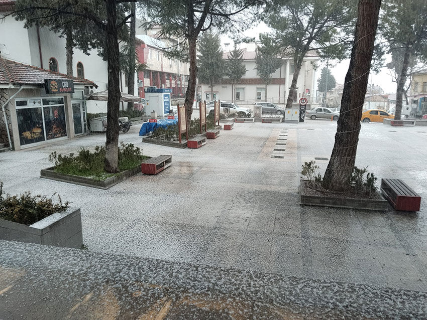 Cala Mart Ayinda Kar Dustu 2