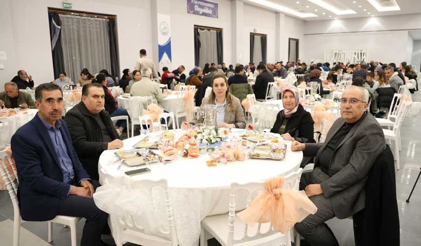 Cameli Belediyesi Calisanlari Iftar Programinda Bir Araya Geldi 1