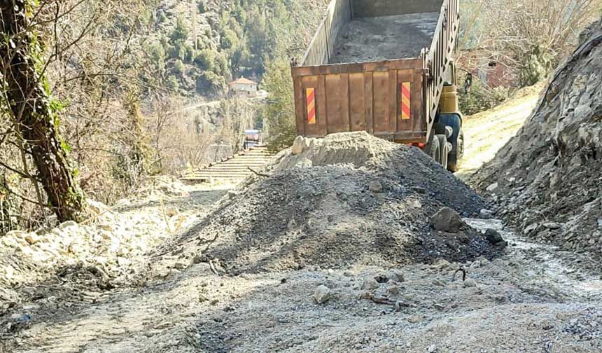 Cameli Belediyesinden Kirazliyaylada Engellilere Ozel Yol Calismasi 1