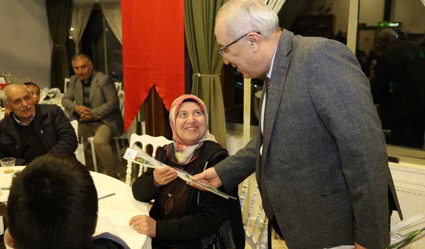 Camelide 8 Mart Dunya Kadinlar Gunu Ciceklerle Kutlandi 1