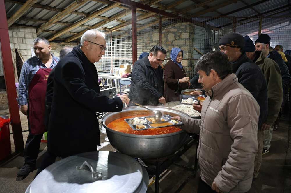 Camelinin Gonul Sofrasi Kolak Mahallesinde Kuruldu 1