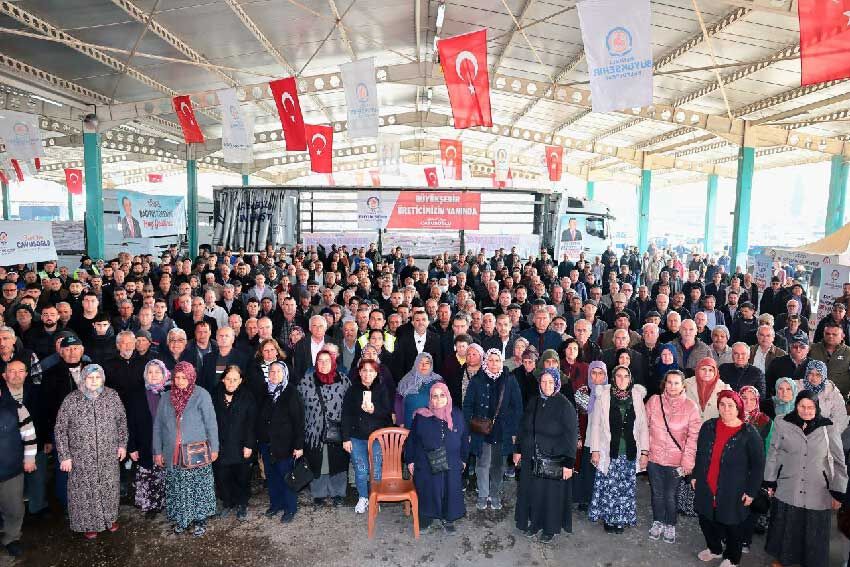 Denizli Buyuksehirden 19 Ilcede 9 Bin 847 Ureticiye Gubre Destegi