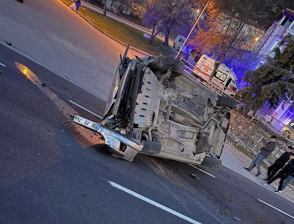 Denizli Serinhisar Karayolunda 2 Arac Takla Atti Biri Cocuk 5 Yarali 3