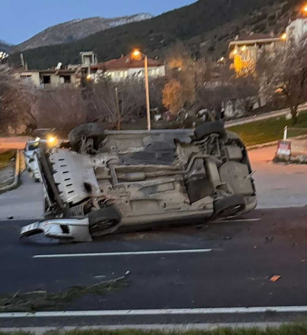 Denizli Serinhisar Karayolunda 2 Arac Takla Atti Biri Cocuk 5 Yarali 4