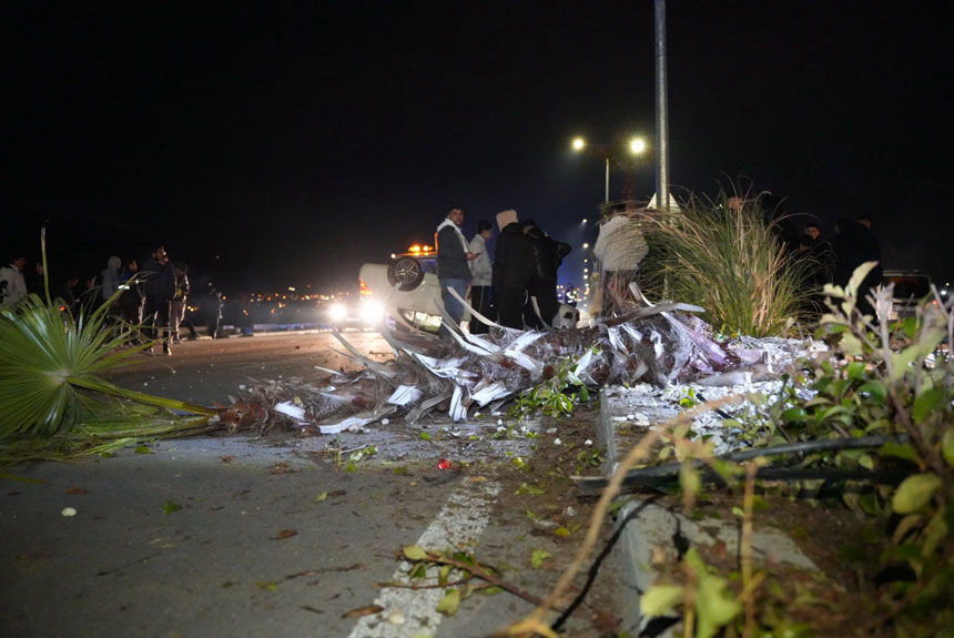 Denizlide Sokak Yarisi Kotu Bitti Luks Araba Takla Atti1