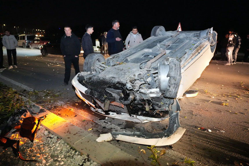 Denizlide Sokak Yarisi Kotu Bitti Luks Araba Takla Atti3