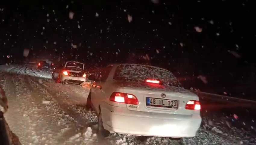 Denizlinin Bircok Ilcesi Beyaz Ortuyle Kaplandi 1