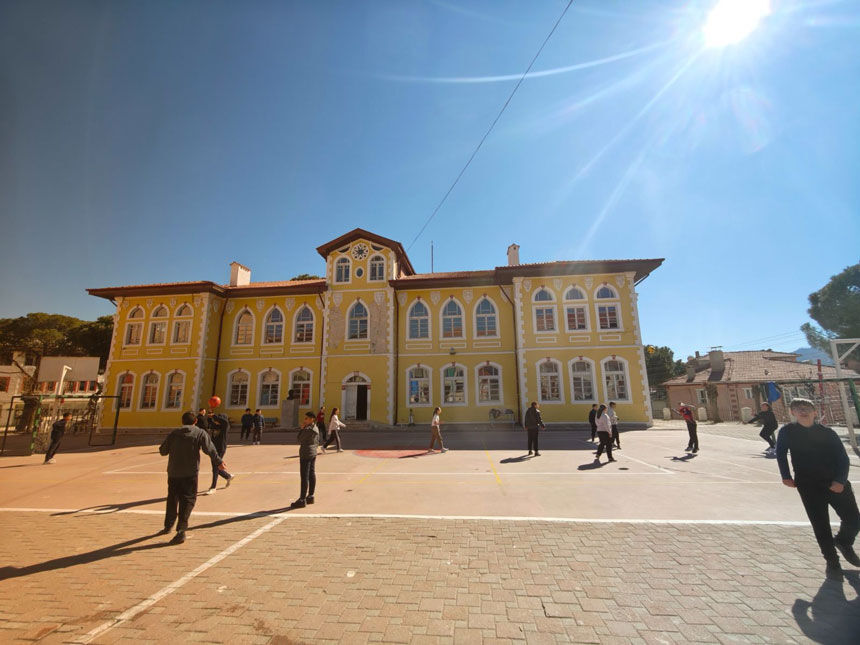 Pamukkale Universitesi Raporu Buldan Depremi Sonrasi Okullar Mercek Altinda3