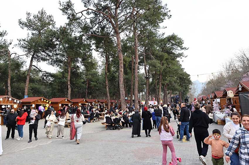 Ramazan Senlikleri Camlik Kent Ormaninda Coskuyla Suruyor