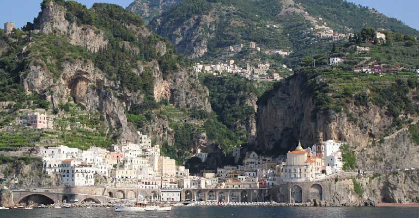 Ruyalarin Otesinde Bir Akdeniz Masali Sizi Bekliyor 1