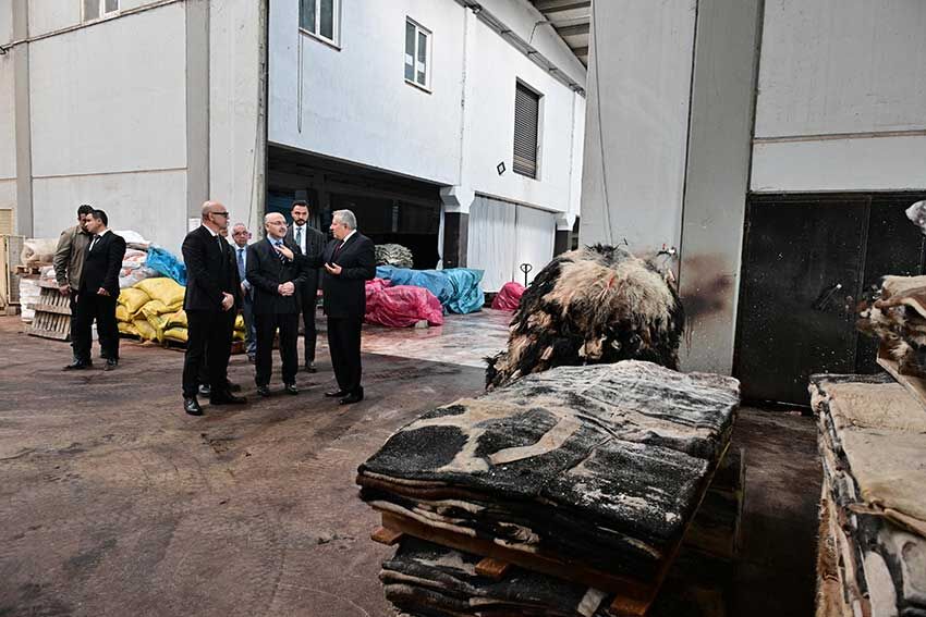 Vali Kosger Deri Fabrikalarina Ziyaret Etti 1