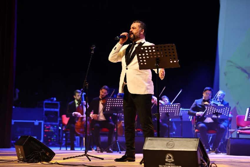 Anadolu Rock Muziginin Efsane Ismi Cem Karaca Eserleriyle Denizlide Anildi 1