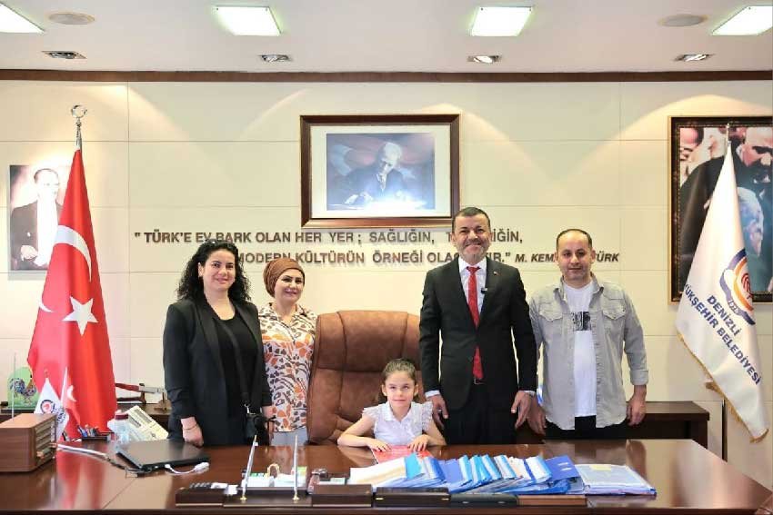 Baskan Bulent Nuri Cavusoglu Koltugunu Cocuklara Devretti 4