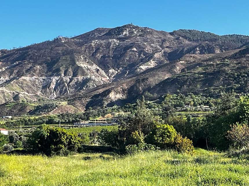 Buldanda 5 Gun Suren Yanginin Izleri Daglarda Kaldi 4