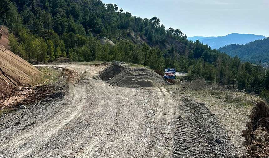 Cameli Belediyesinden Araliksiz Yol Calismasi 1