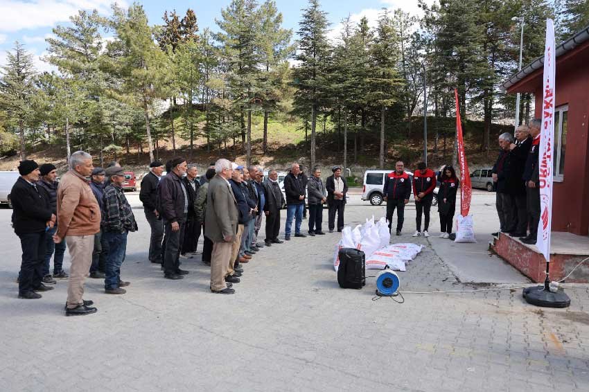 Camelide Ciftcilere Nohut Tohumu Destegi