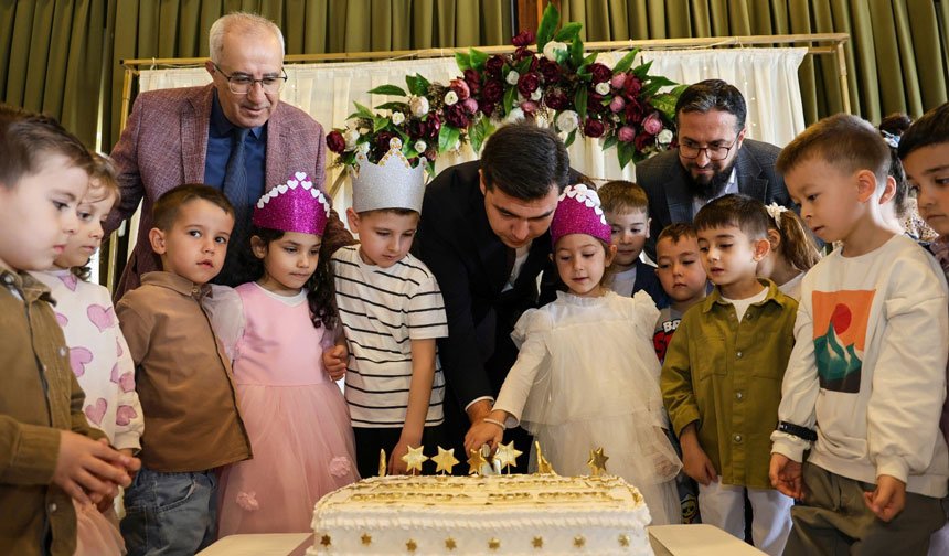 Camelide Minik Ogrencilerin Kuran I Kerime Gecis Heyecani Duzenlenen Torenle Taclandi 1