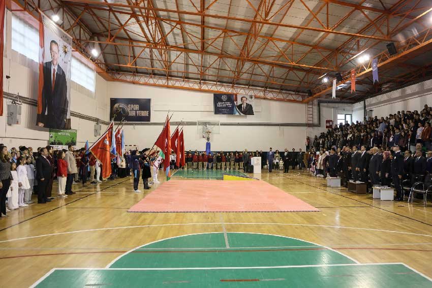 Camelinde Turk Kardesler 23 Nisani Birlikte Kutladi 1