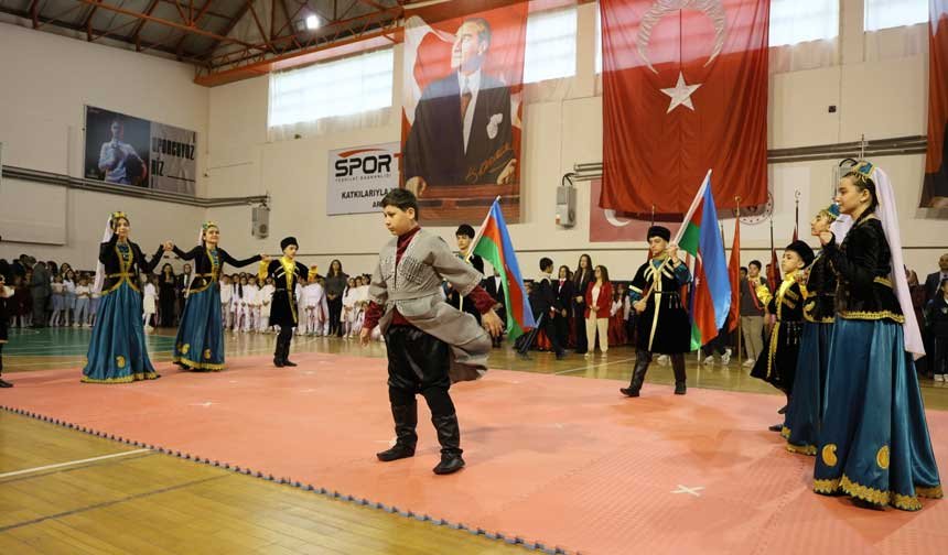 Camelinde Turk Kardesler 23 Nisani Birlikte Kutladi 10