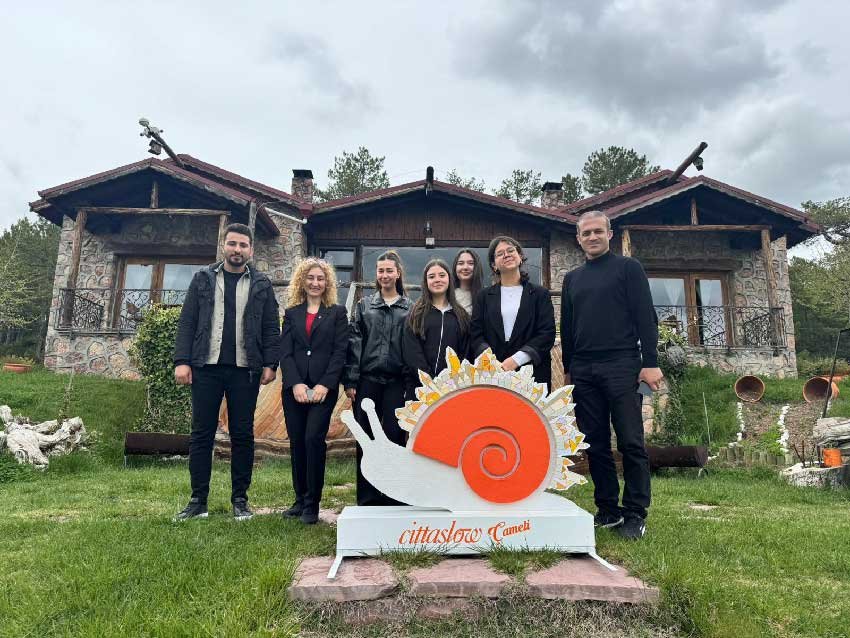 Camelinin Sakin Sehir Yolculugu Ogrencilerin Projesine Konu Oldu 3