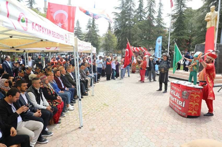 Denizli Acipayamda 18 Mart Programina Yogun Katilim Binlerce Kisi Anmada Bulustu 4